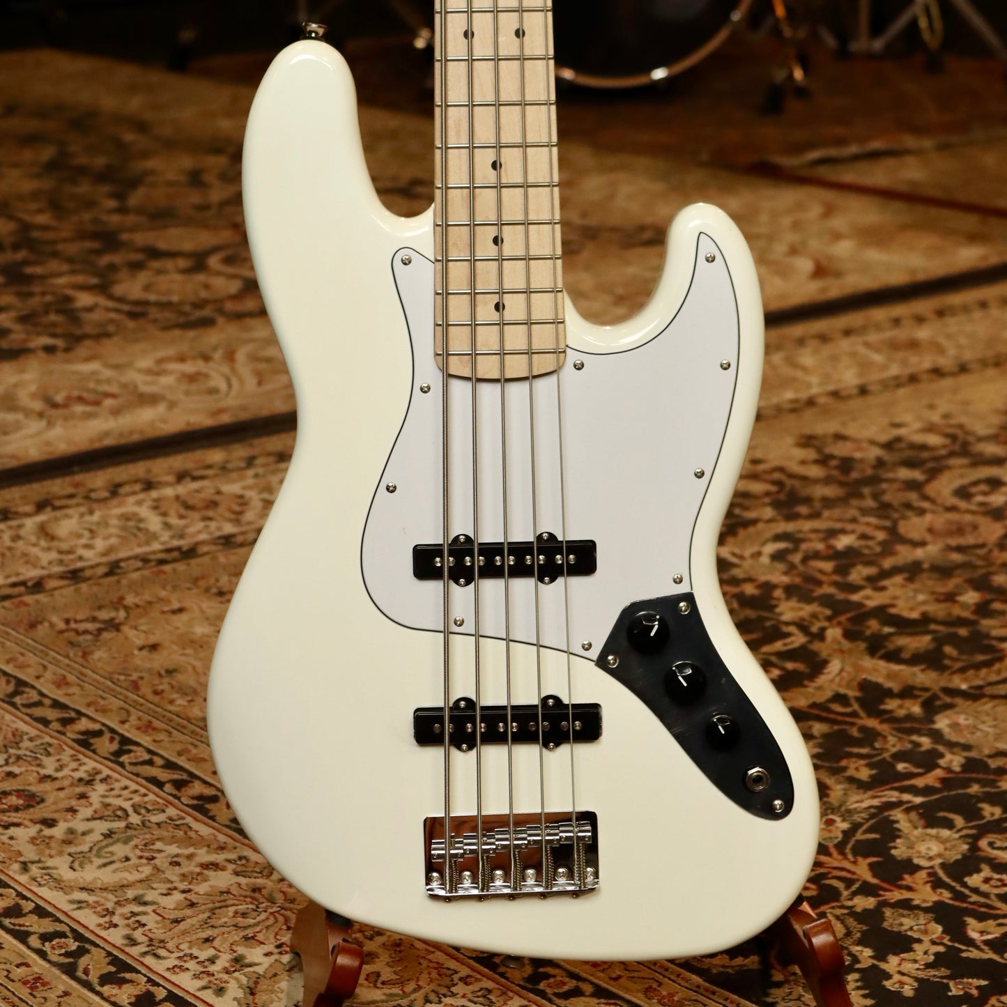 Squier Affinity Series® Jazz Bass® V (Olympic White)