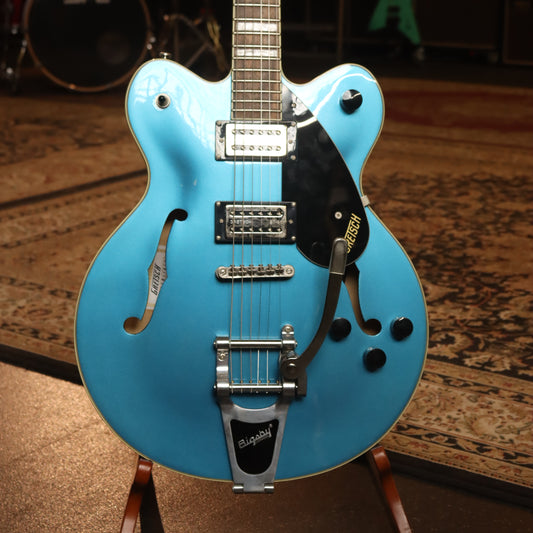 G2622T Streamliner™ Center Block Double-Cut with Bigsby® (Dark Denim)