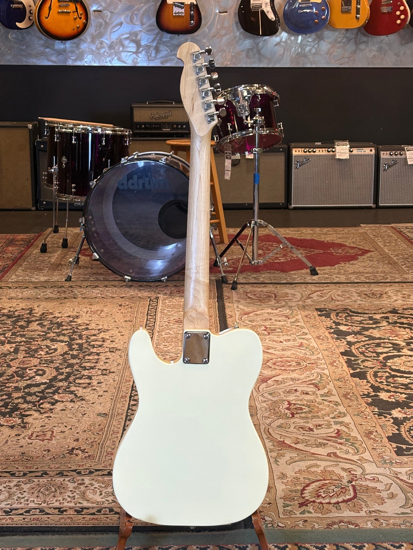 USED Indio Classic DLX Plus Electric Guitar (Glossy White)